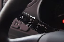2012款起亚K2三厢