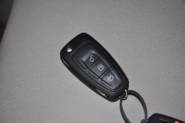 2013款福特翼虎2.0GTDi