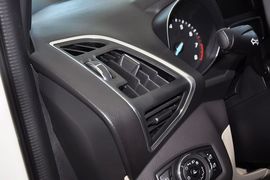 2013款福特翼虎2.0GTDi