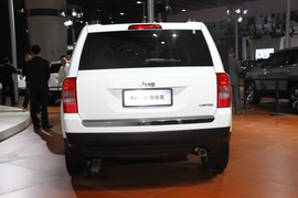 Jeep自由客