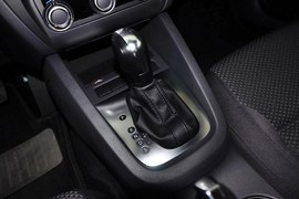 2014款大众速腾1.6L自动时尚型