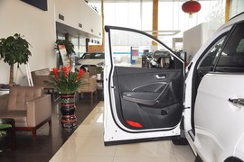 2013款现代格锐3.0L手自一体豪华版6座
