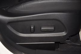 2013款现代格锐3.0L手自一体豪华版6座