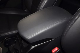 2013款现代格锐3.0L手自一体豪华版6座