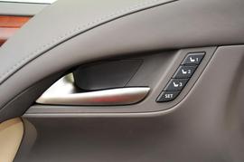 2016款雷克萨斯LX570