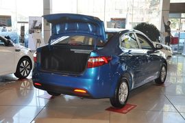 2012款起亚K2三厢1.4L