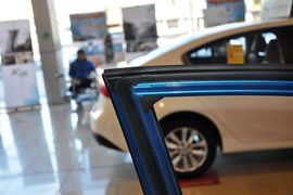2012款起亚K2三厢1.4L