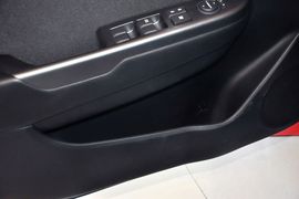 2012款起亚K2三厢1.4L