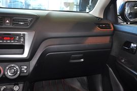 2012款起亚K2三厢1.4L