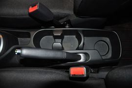 2012款起亚K2三厢1.4L