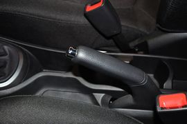 2012款起亚K2三厢1.4L