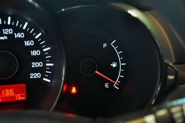 2012款起亚K2三厢1.4L