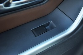 2013款铃木天语SX4酷锐1.6L自动运动型