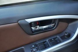 2013款铃木天语SX4酷锐1.6L自动运动型