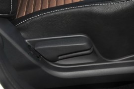 2013款铃木天语SX4酷锐1.6L自动运动型