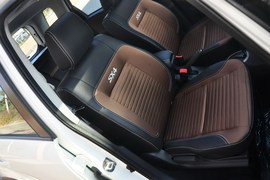 2013款铃木天语SX4酷锐1.6L自动运动型