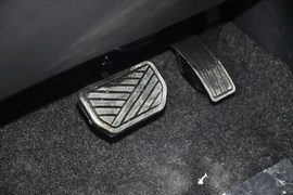 2013款铃木天语SX4酷锐1.6L自动运动型