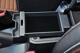 2013款铃木天语SX4酷锐1.6L自动运动型