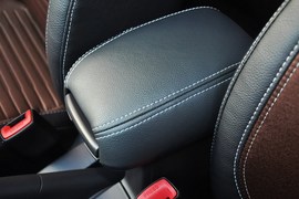 2013款铃木天语SX4酷锐1.6L自动运动型