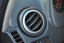 2013款铃木天语SX4酷锐1.6L自动运动型