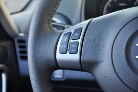 2013款铃木天语SX4酷锐1.6L自动运动型