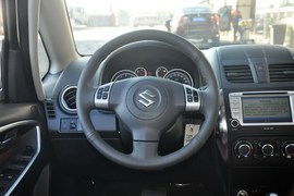 2013款铃木天语SX4酷锐1.6L自动运动型