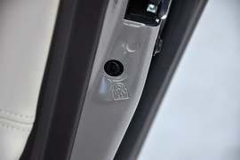 2014款别克君威2.0L精英时尚型