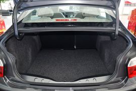 2014款雪铁龙全新爱丽舍1.6L手自一体豪华型