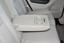 2014款雪铁龙全新爱丽舍1.6L手自一体豪华型