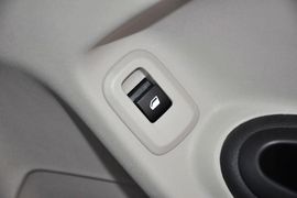 2014款雪铁龙全新爱丽舍1.6L手自一体豪华型