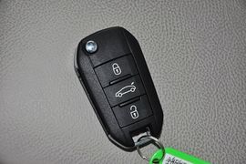 2014款雪铁龙全新爱丽舍1.6L手自一体豪华型