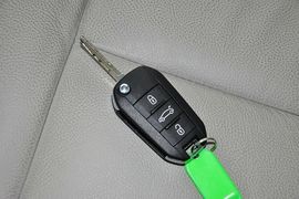 2014款雪铁龙全新爱丽舍1.6L手自一体豪华型
