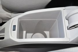 2014款雪铁龙全新爱丽舍1.6L手自一体豪华型
