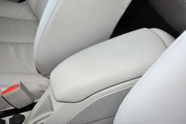 2014款雪铁龙全新爱丽舍1.6L手自一体豪华型