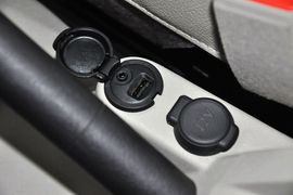 2014款雪铁龙全新爱丽舍1.6L手自一体豪华型