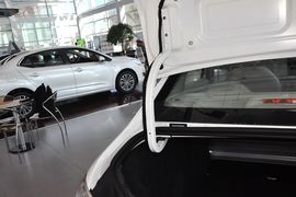 2014款雪铁龙全新爱丽舍1.6L手动时尚型