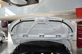 2014款雪铁龙全新爱丽舍1.6L手动时尚型