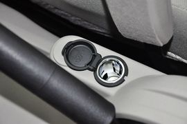 2014款雪铁龙全新爱丽舍1.6L手动时尚型