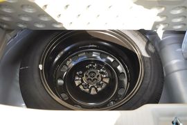 2013款比亚迪M6