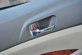 2013款比亚迪M6