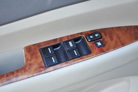 2013款比亚迪M6