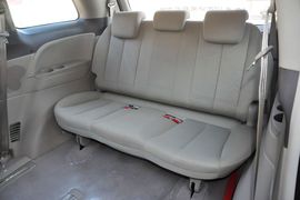 2013款比亚迪M6