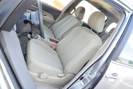 2013款比亚迪M6
