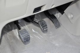 2013款比亚迪M6