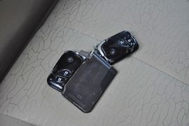 2013款比亚迪M6
