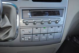 2013款比亚迪M6