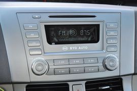 2013款比亚迪M6