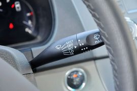 2013款比亚迪M6
