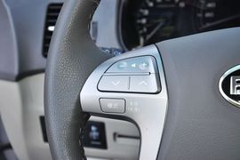2013款比亚迪M6