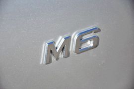 2013款比亚迪M6